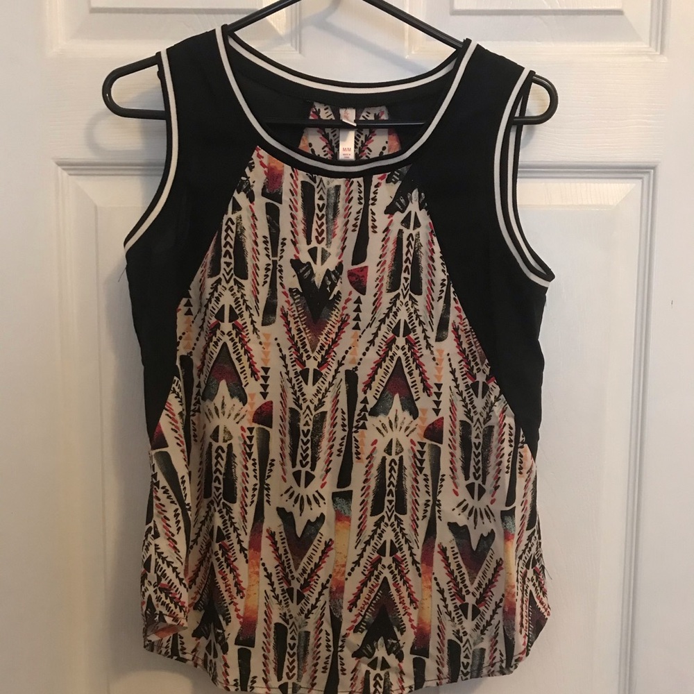Sleeveless Tribal Patterned Top